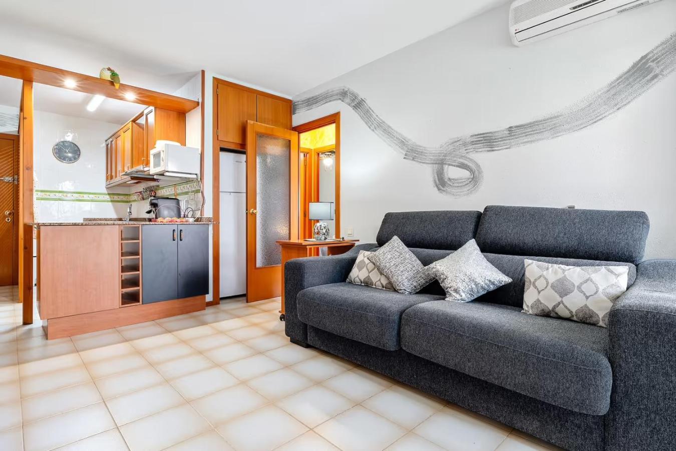 Bumbai Apartment Creixell Exterior foto