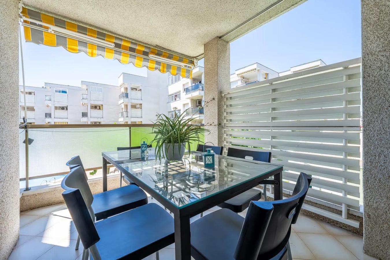 Bumbai Apartment Creixell Exterior foto